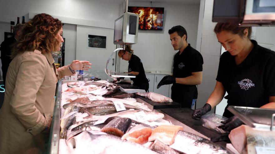 La pescadería Susomar abrió en la calle Embarcadero hace escasos meses.  | JAIME GALINDO