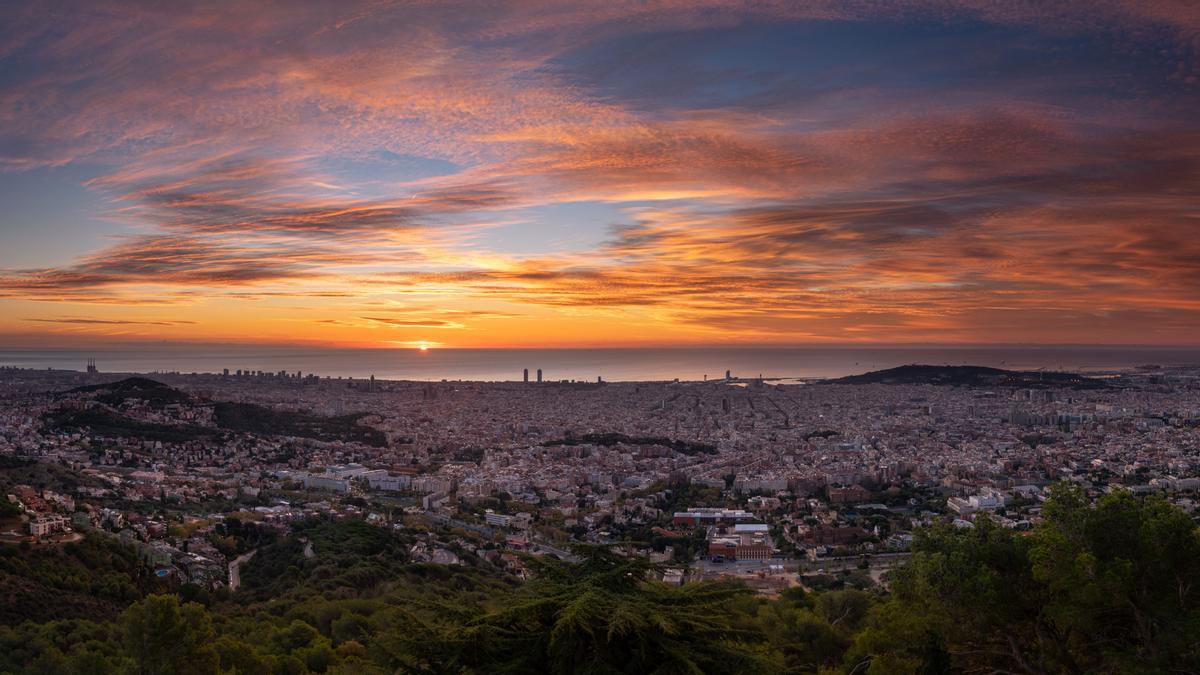 Así ha salido el Sol en Barcelona el 8 de noviembre del 2023