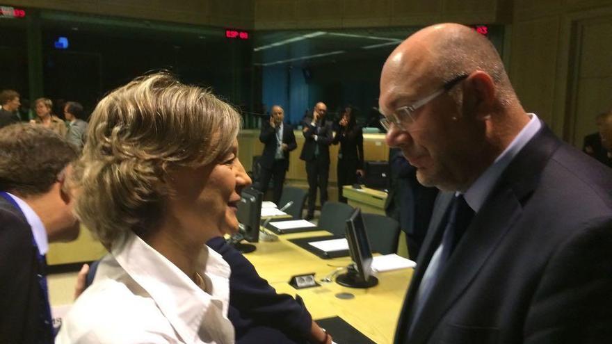 La ministra Tejerina y su homólogo francés en Bruselas