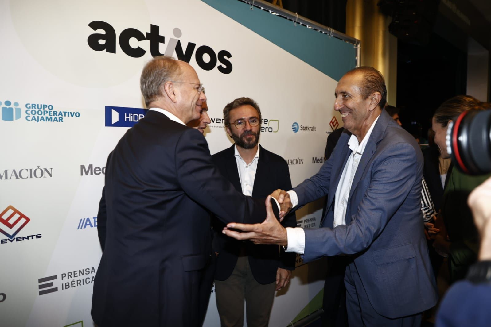 La presentación del suplemento económico 'activos' de Prensa Ibérica en València, en imágenes