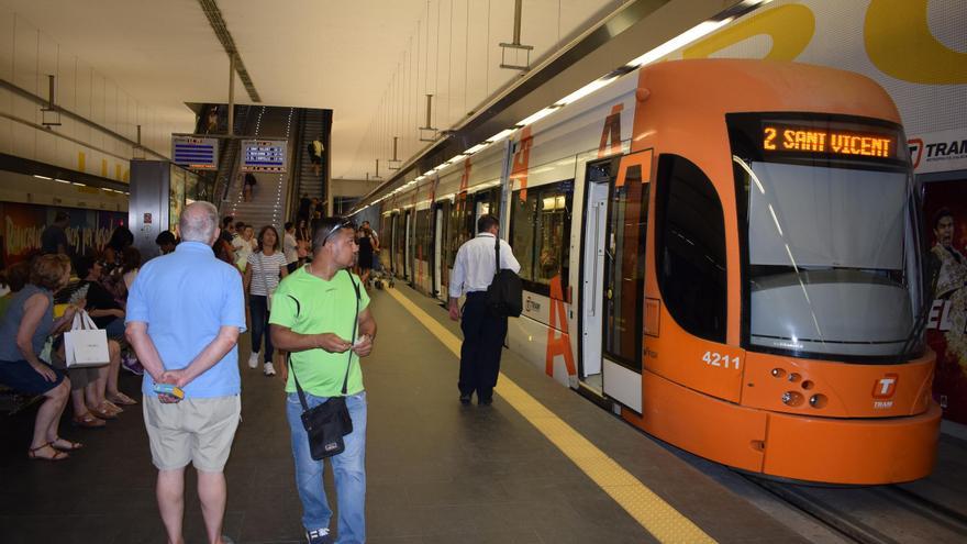 Se amplía el descuento del 50% en los abonos temporales y títulos multiviaje del TRAM d’Alacant