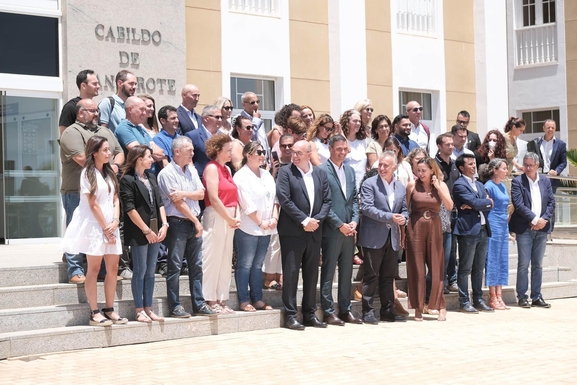 Encuentro entre Pedro Sánchez y Ángel Víctor Torres en el Cabildo de Lanzarote