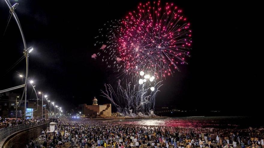 Fuegos Artificiales de la Noche de San Juan en Las Canteras