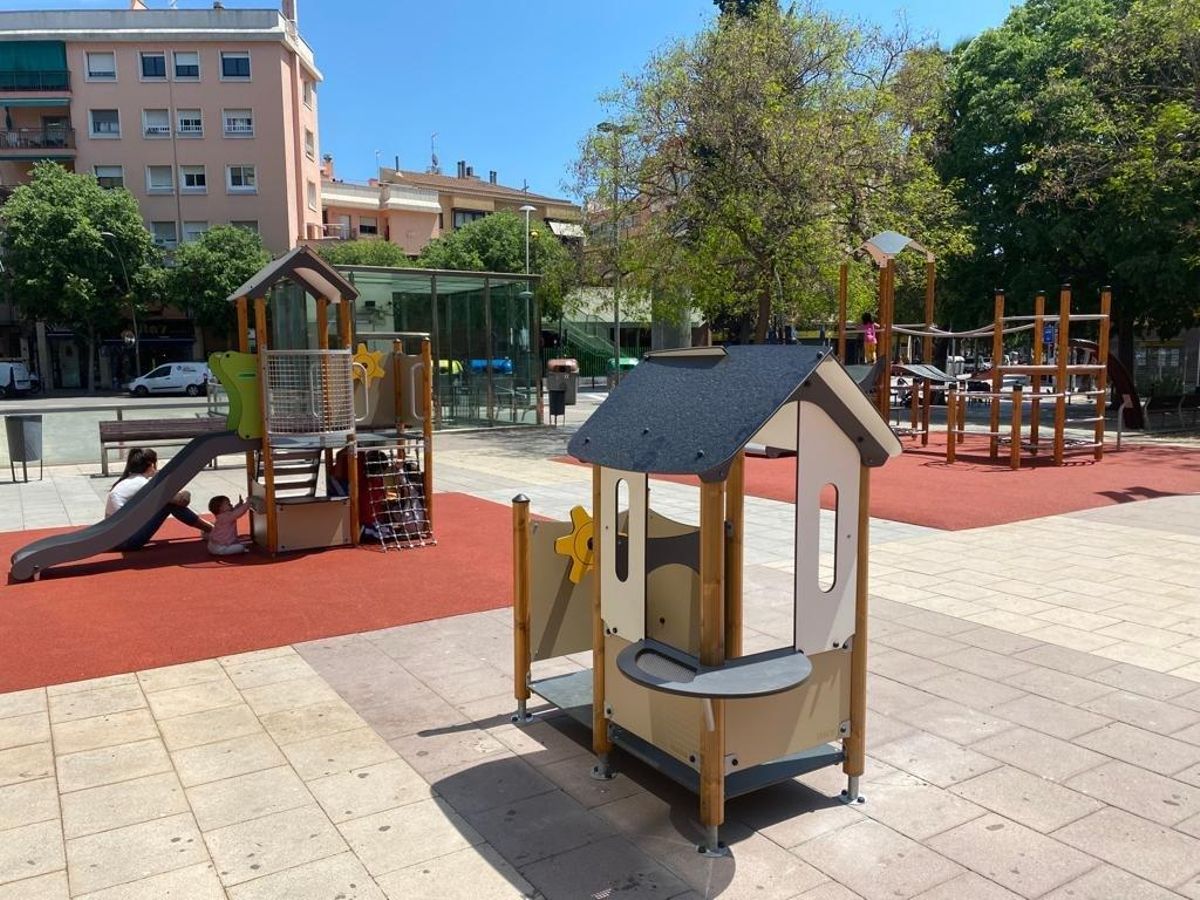 Juegos accesibles en un parque infantil de Santa Coloma de Gramenet