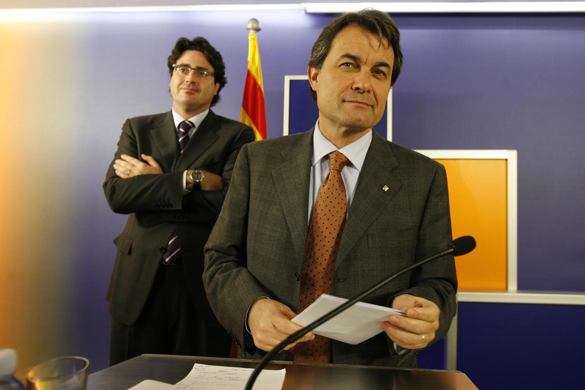 El expresidente catalán, Artur Mas, junto a David Madí durante una rueda de prensa de CDC en 2007.