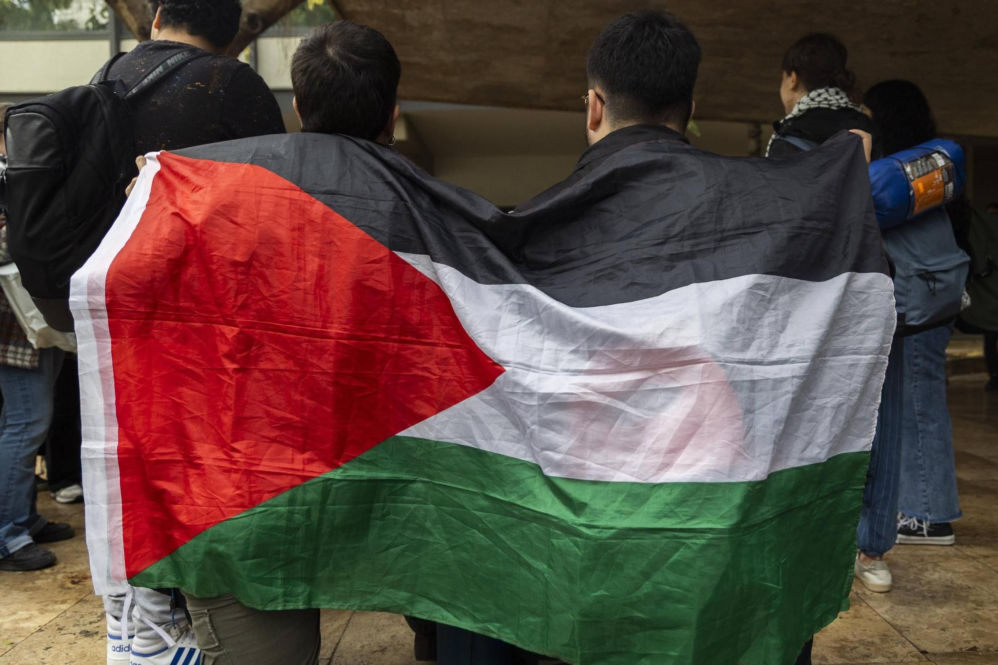 Acampada en la facultad de Filosofía por la guerra en Gaza