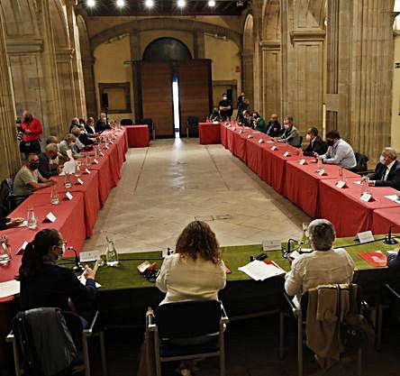 Reunión del Consejo Social sobre el Muro. | Á. González