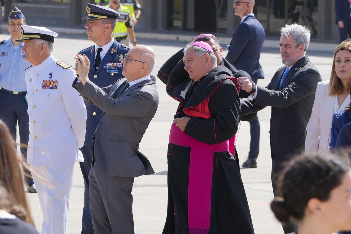 Visita del papa León XIX Llegada del papa al aeropuerto