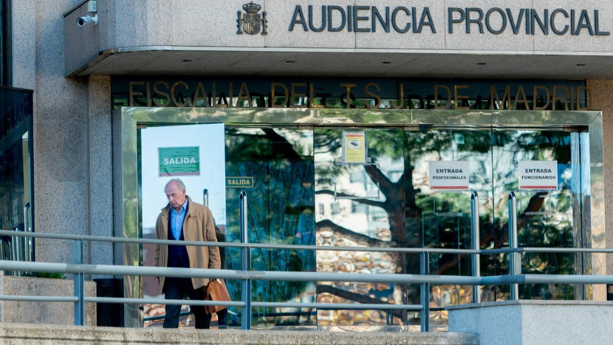 El exvicepresidente del Gobierno Rodrigo Rato, a su salida del juicio que se celebra en la Audiencia Provincial de Madrid