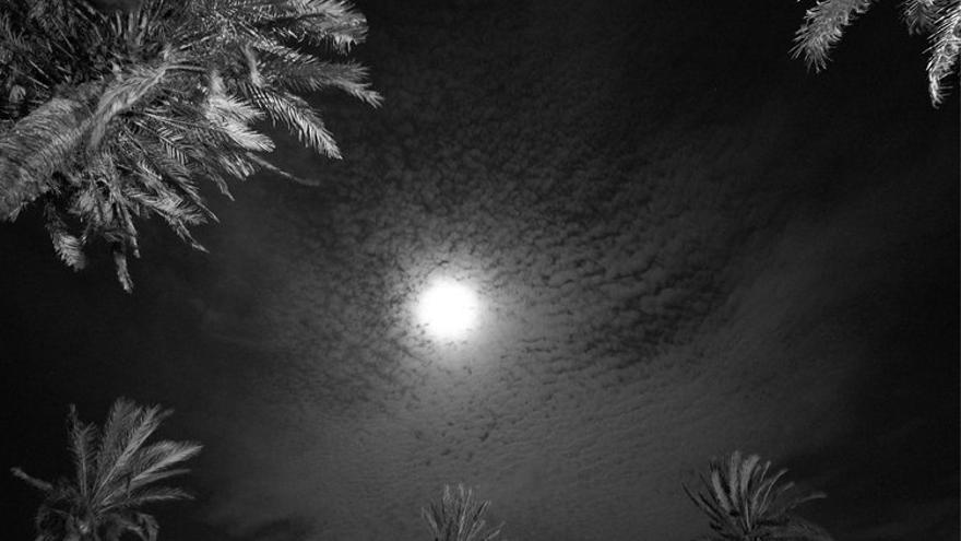 Una cena mágica en Ibiza bajo la luna llena en el restaurante Beachouse