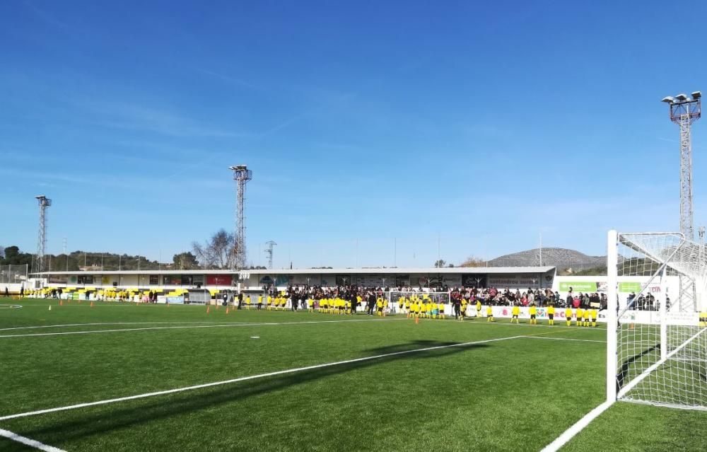 Sant Llorenç inaugura su campo de fútbol, arrasado por la riada