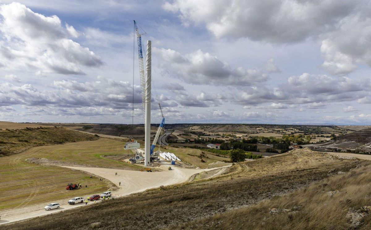 Montaje de un parque eólico
de Iberdrola. | // FRANCISCO J. DE LAS
HERAS