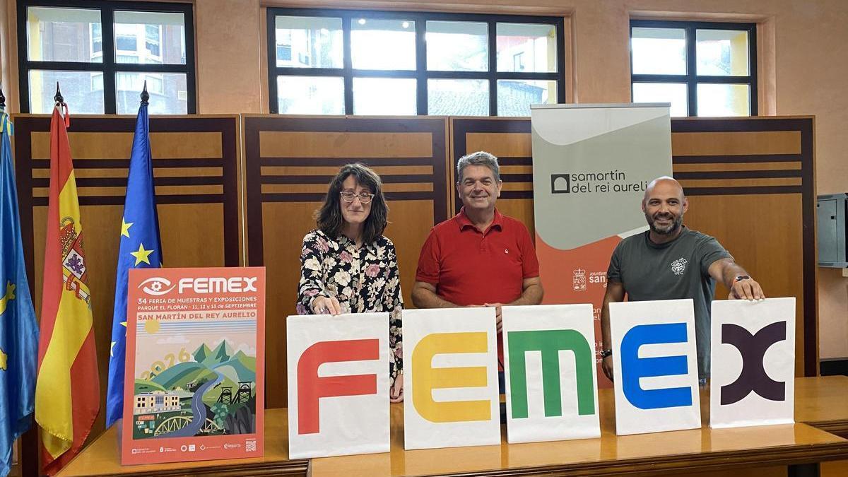 Presentación de la 34 edición de la FEMEX con, de izquierda a derecha, la vicealcaldesa, Cintia Ordóñez, el alcalde, José Ramón Martín Ardines y el concejal de Medio Rural, Jairo García.