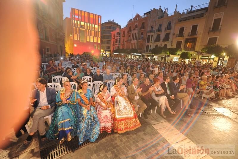 La Antorcha de la Amistad y el Moneo brillan en colores con motivo de este Festival Internacional de Folclore