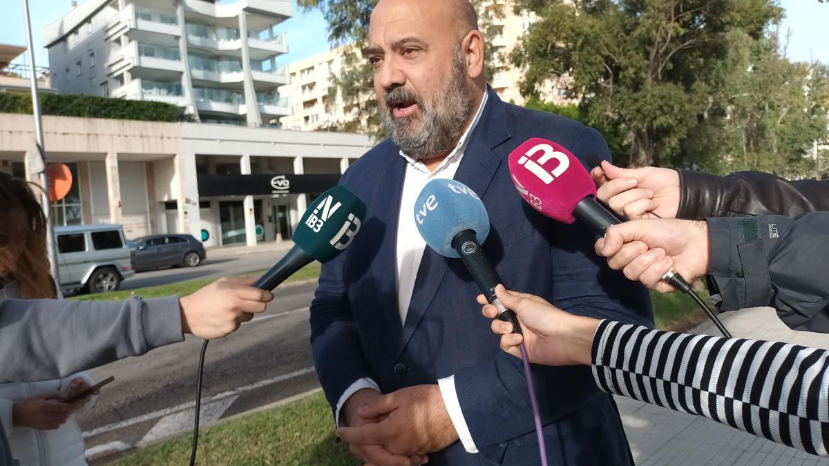 El presidente del PP de Palma, Jaime Martínez, ha criticado el proyecto del paseo Marítimo.