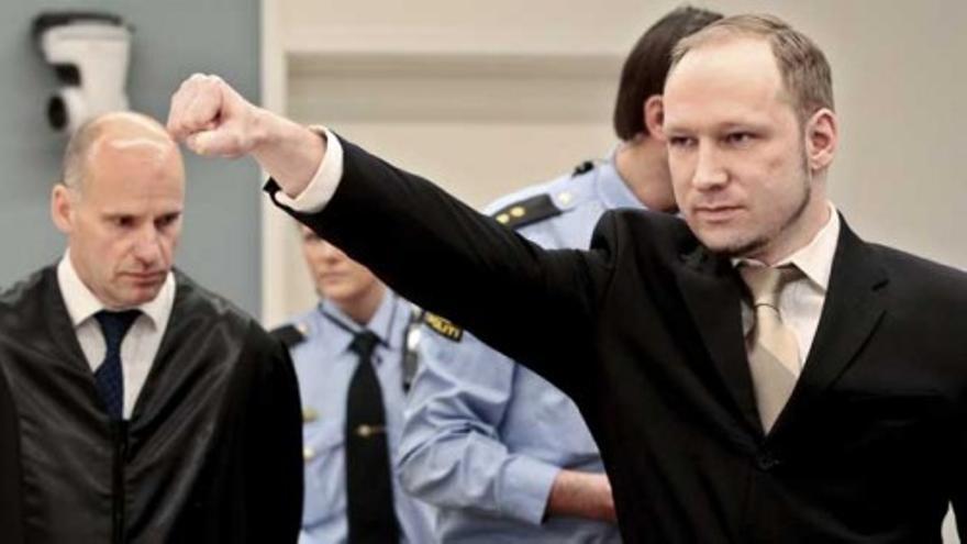 Un saludo desafiante de Breivik
