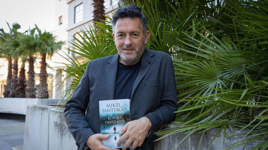 Mikel Santiago (autor de &#039;El hijo olvidado&#039;) en Zaragoza: &quot;Cuando acabo una novela siempre me siento frustrado&quot;