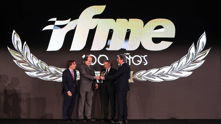 Jorge Martínez Aspar recibe el &#039;Casco de Oro&#039; en la Gala de la RFME