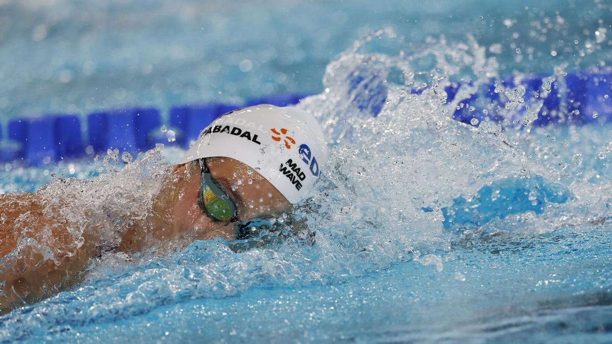 Ainhoa Campabadal, durante su relevo en la final del 4x200 libres en el Europeo de París.