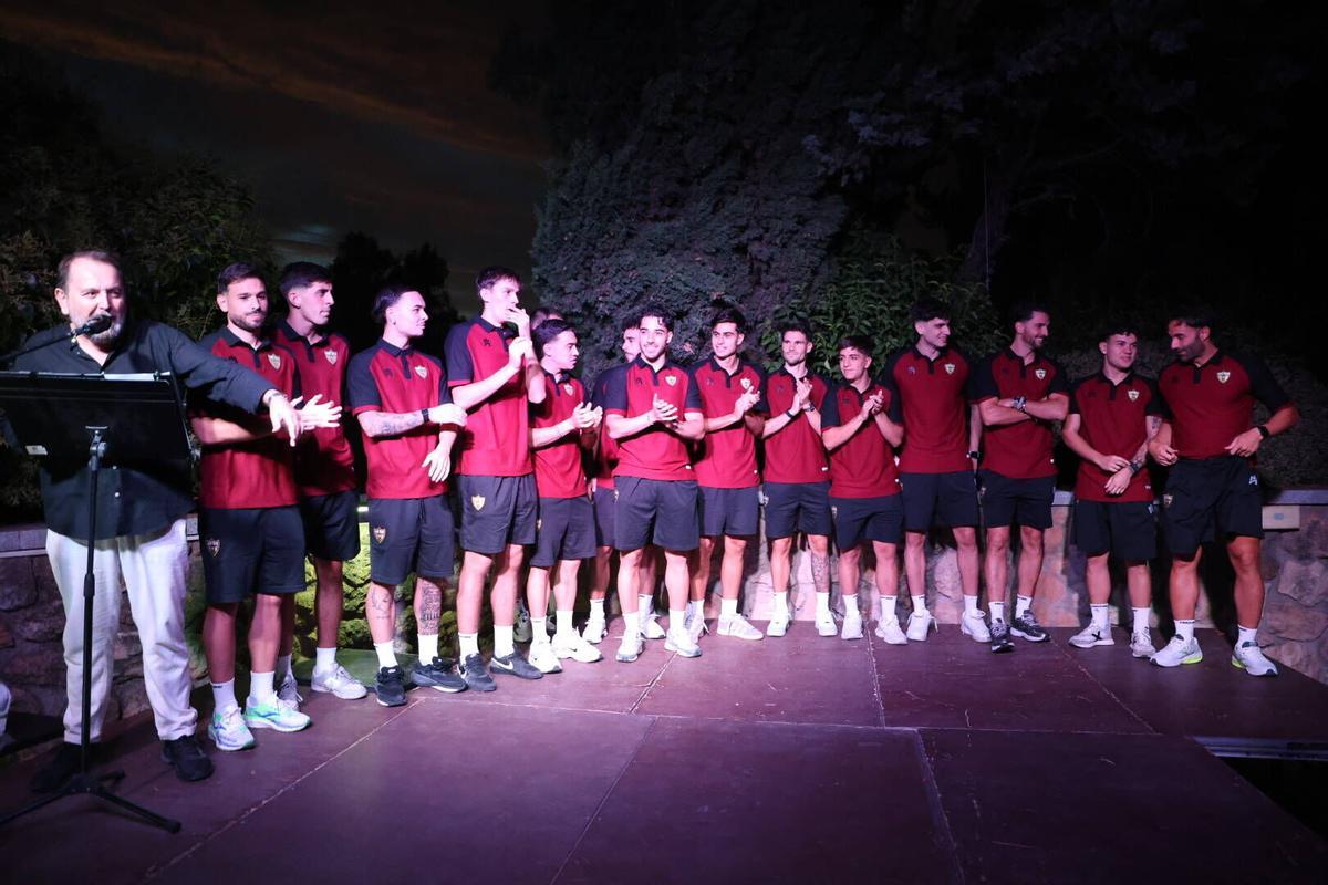 La presentación de las nuevas equipaciones del Córdoba Patrimonio Futsal, en imágenes