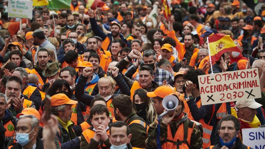 El món rural tenyeix Madrid de taronja i adverteix de mesures més «dràstiques»