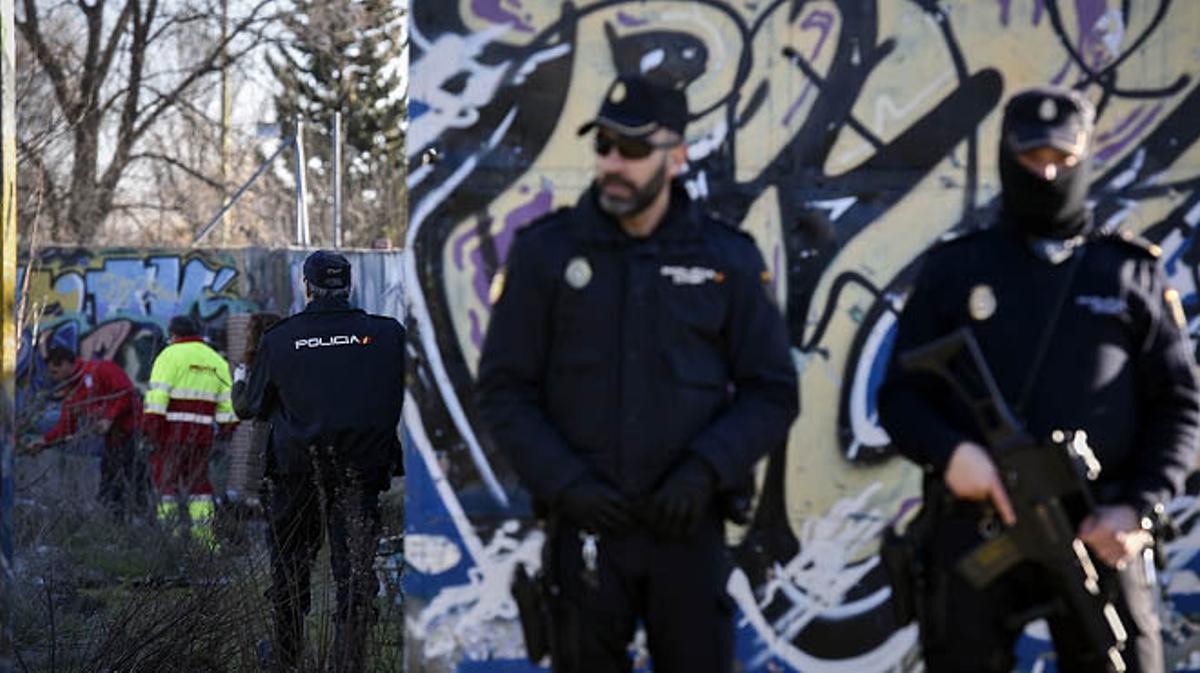 Detenen a dos gihadistes a madrid amb 4 carregadors d’Ak-47.