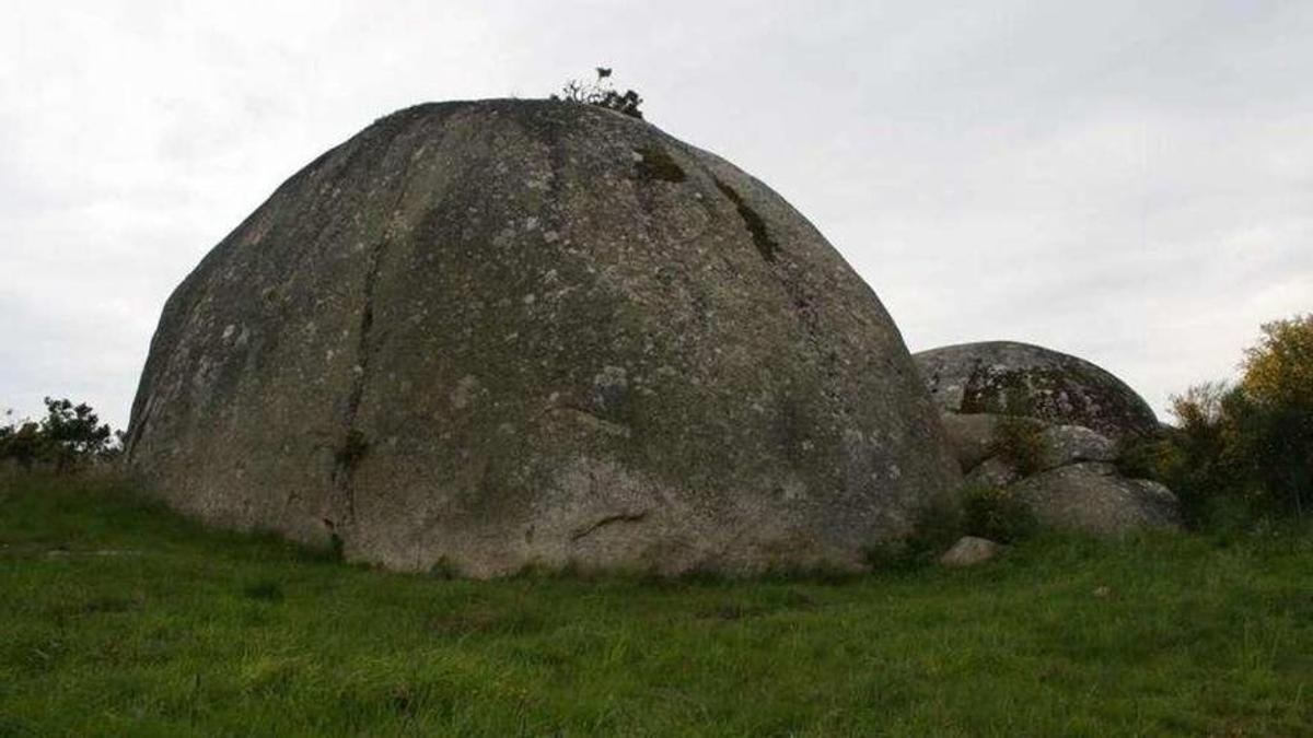 Pedra Mafacha, uno de los megalitos existentes en el monte Xalo.
