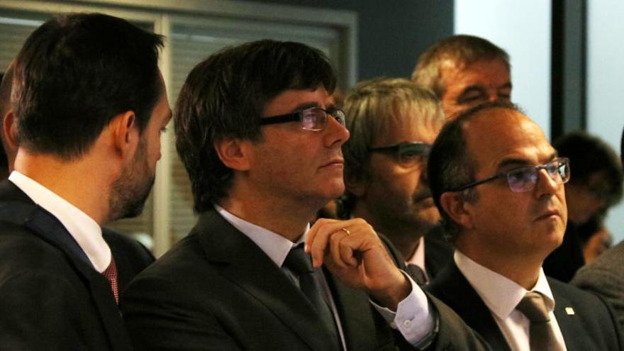 Puigdemont i sis consellers del govern recorren contra la querella de la fiscalia