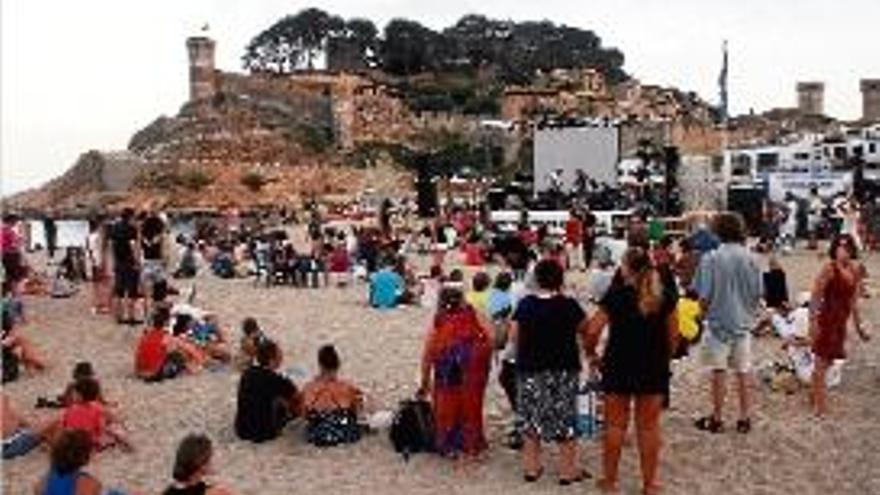 Una imatge de la Festa de l&#039;Estiu el passat juliol a la platja de Tossa.