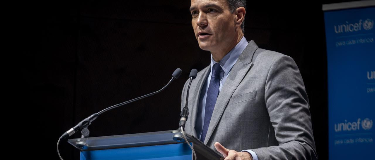 Archivo - El presidente del Gobierno, Pedro Sánchez, clausura el acto ‘Infancia y futuro. Voces y miradas en tiempo de crisis’ en Caixa Fórum Madrid, a 21 de noviembre de 2022, en Madrid (España). Con motivo del Día Mundial de la Infancia que se celebra e