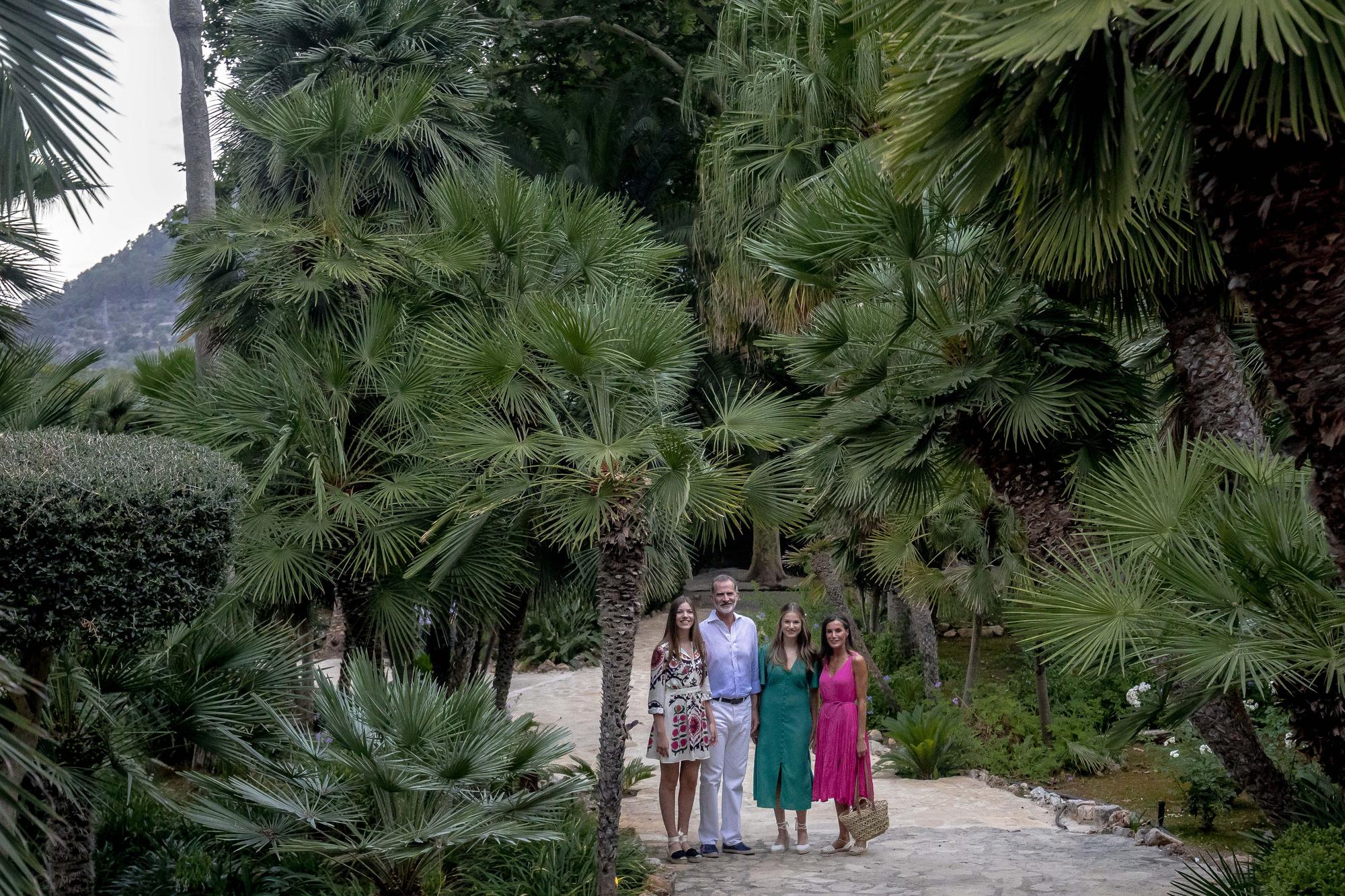 FOTOS | La Familia Real visita los Jardines de Alfàbia, en Bunyola