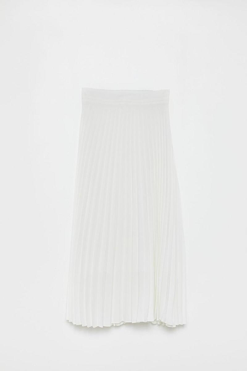 Look 2: Falda plisada de Sfera (Precio: 29, 99 euros)