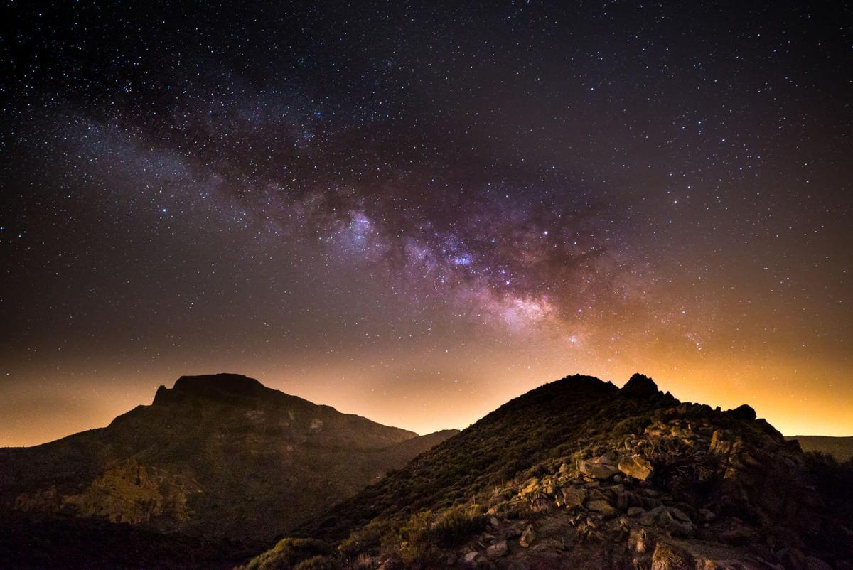 El Parque Nacional del Teide es el lugar idóneo para la observación de las estrellas por la claridad de sus cielos.