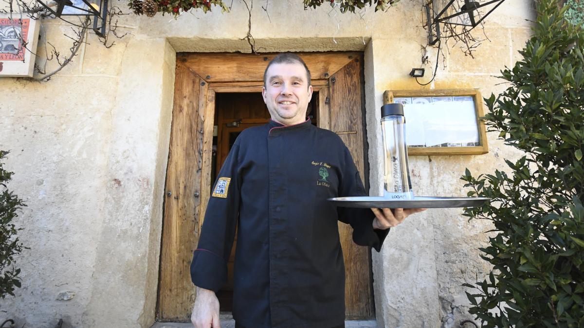 Cuatro euros y medio por servir un vaso de agua del grifo en un restaurante  de Segovia - Levante-EMV