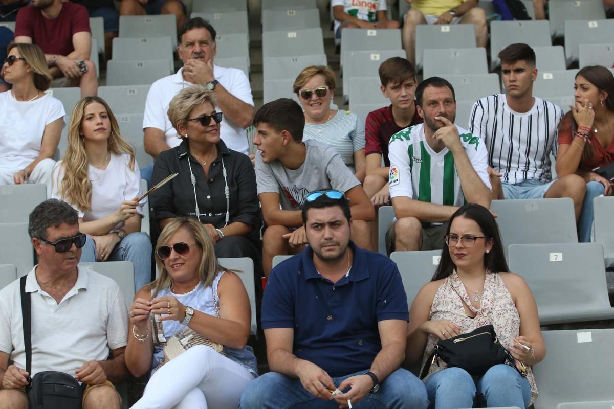 Los aficionados del Córdoba CF en el Arcángel