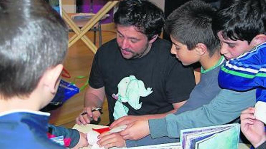 Miguel Ángel Alonso, ayer, en el CEIP Xesús Golmar de Lalín.