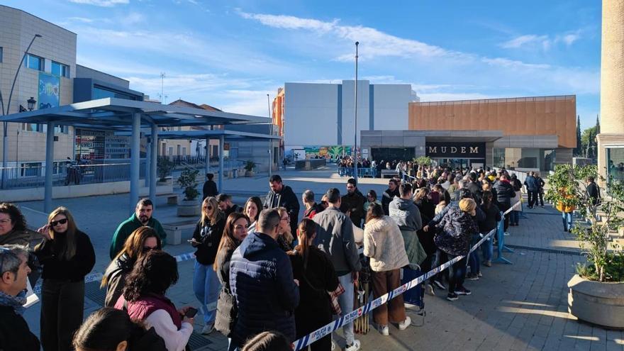 El B-Side agota en una hora las entradas promocionales y desata críticas por el sistema de venta