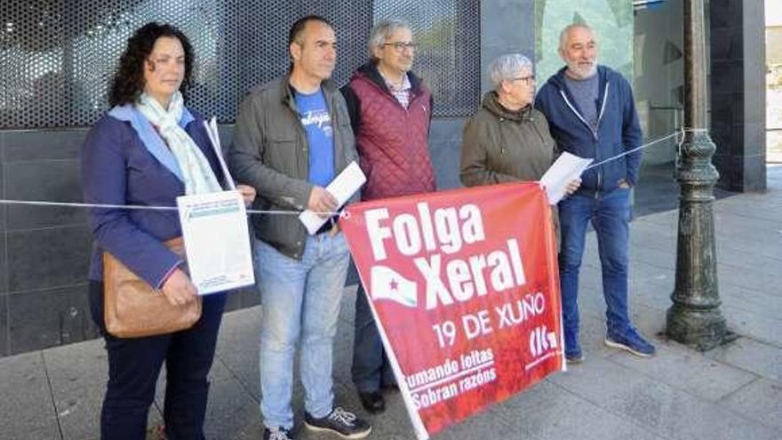 Delegados de CIG llaman a la huelga general. // Iñaki Abella