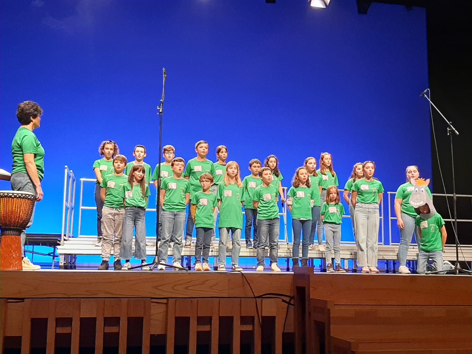 Los niños de Siero dan el "Do" de pecho: todas las fotos del primer concierto participativo escolar