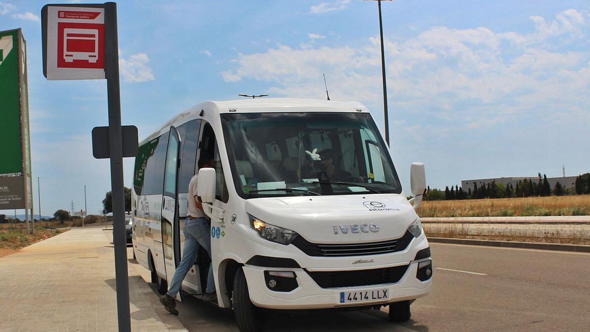 El bus que connecta Figueres i el centre logístic, estrenat fa dos anys.