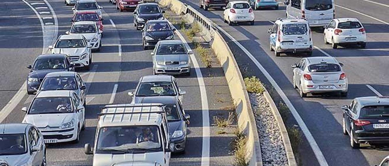 Los colapsos circulatorios en la Vía de Cintura y en los accesos a Palma son constantes, en especial cuando se produce un accidente.