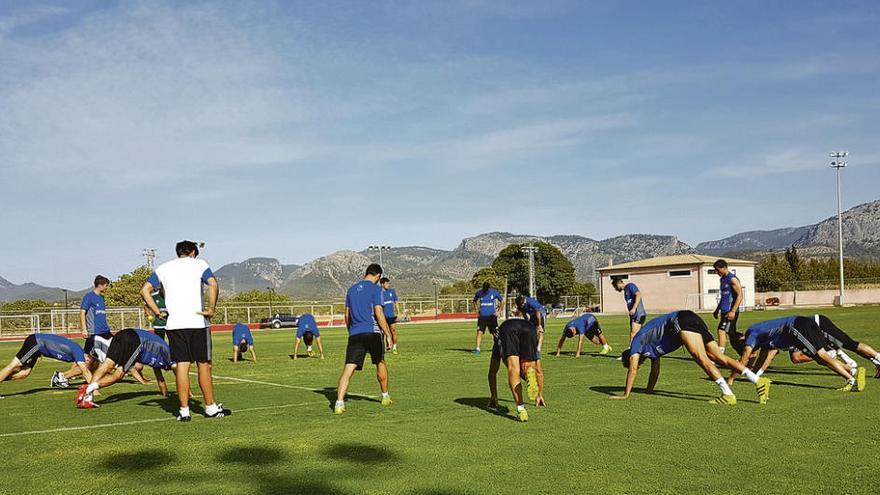 La plantilla, ayer, en la sesión de entrenamiento en Palma de Mallorca, en la ciudad deportiva Antonio Asensio.