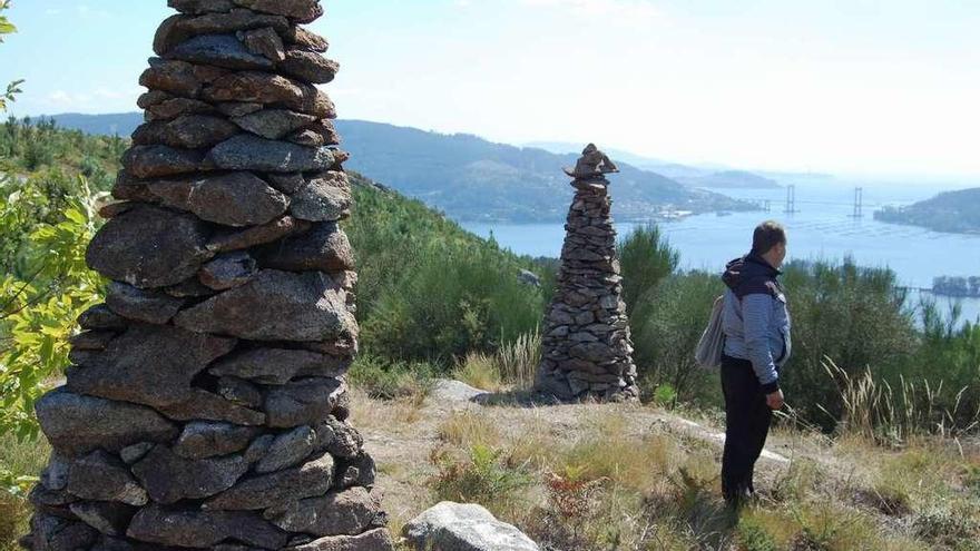 Espectaculares vistas de la ría de Vigo desde la cima del monte Outeiro Grande, en O Viso. // FdV