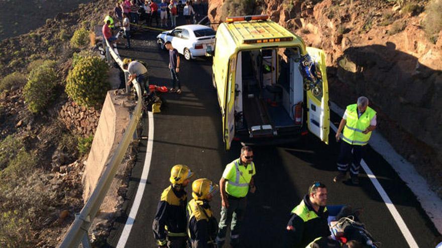 Fallece un motorista al chocar con un turismo en la carretera de Santa Lucía