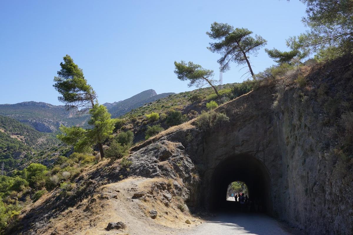 Ruta circular Miradores del Gaitanejo, una de las mejores rutas para disfrutar de la naturaleza de Málaga este otoño