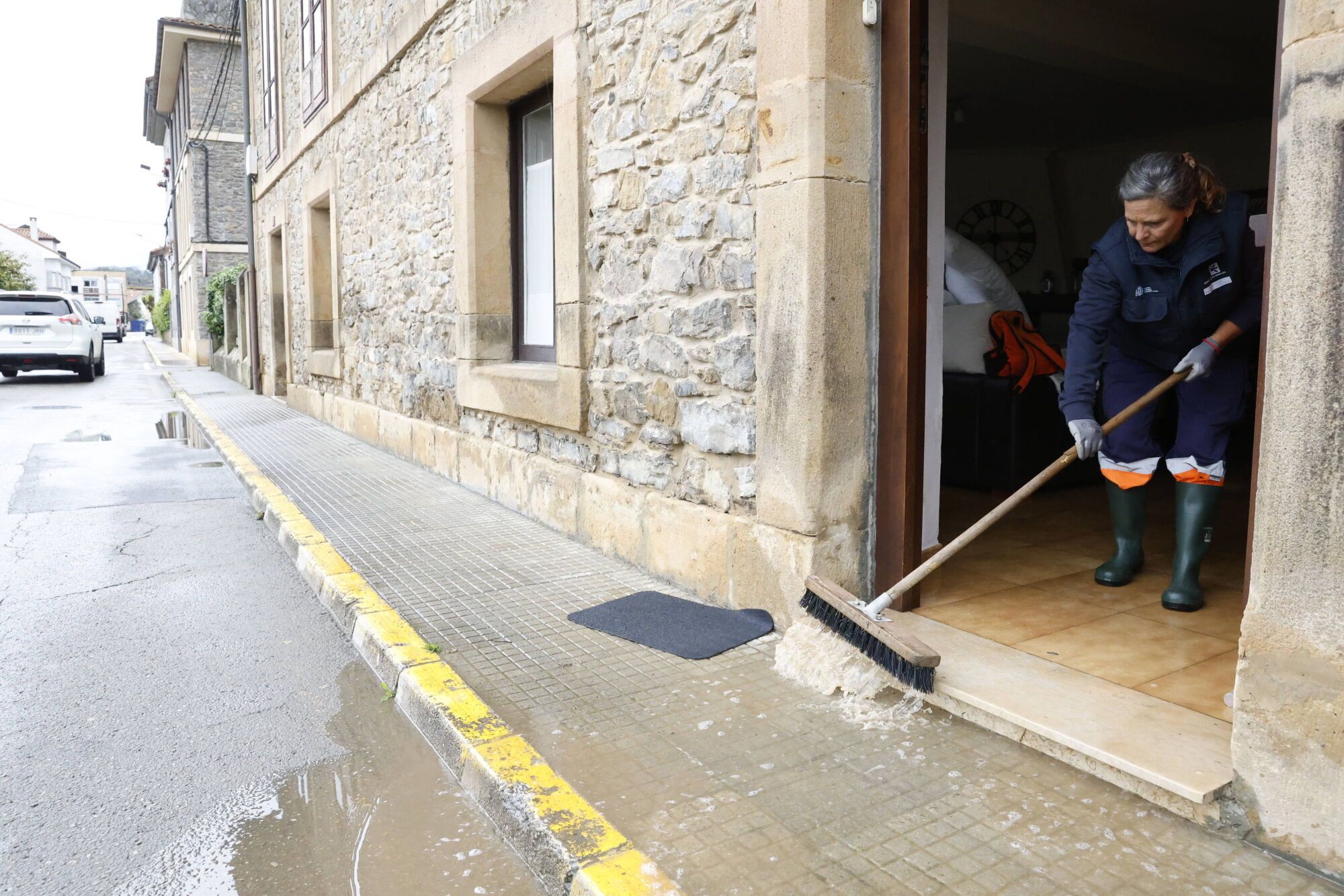 EN IMÁGENES: Caos en Colunga por las inundaciones de esta madrugada
