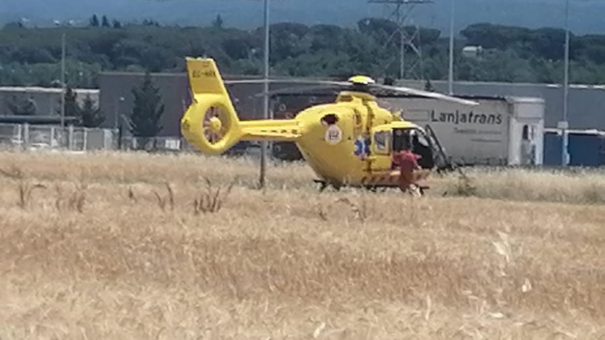 L&#039;helicòpter del SEM ha aterrat en un camp pròxim al polígon de Fornells