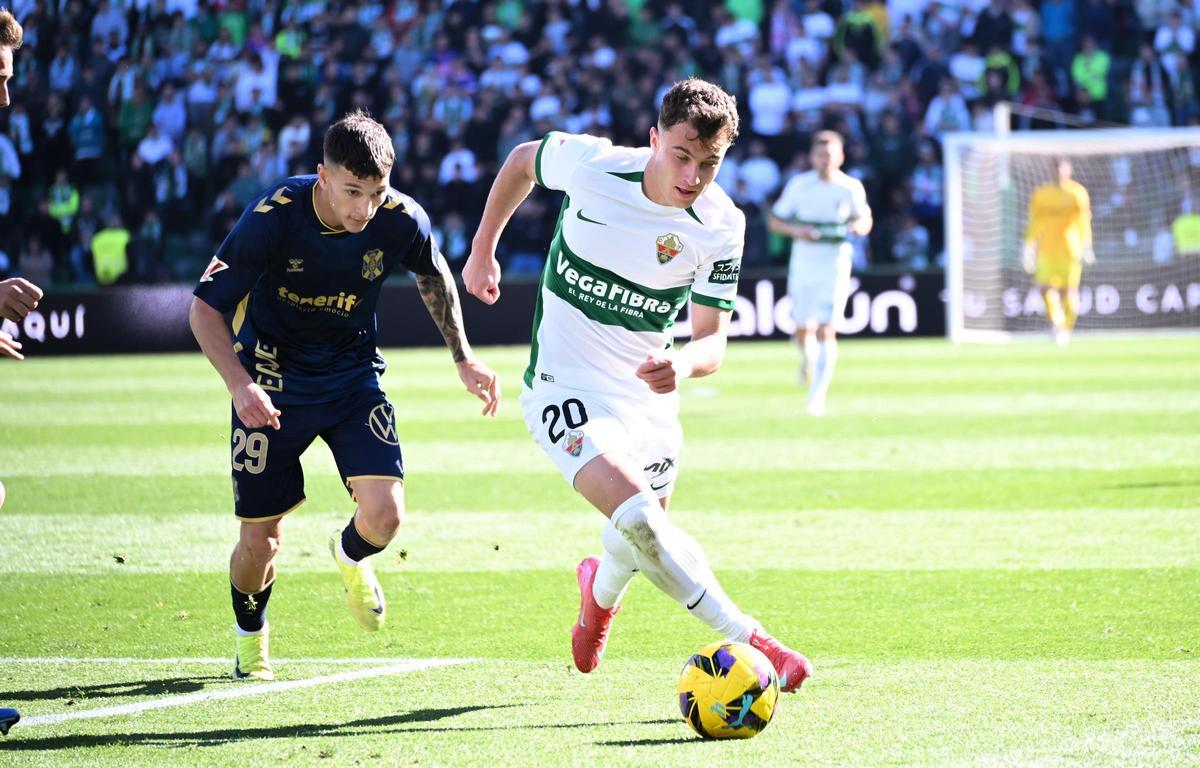 Germán Valera Dribla to a rival in the afternoon of his debut.