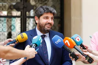 López Miras urge a Sánchez a convocar elecciones: "Cada media hora hay un escándalo nuevo"