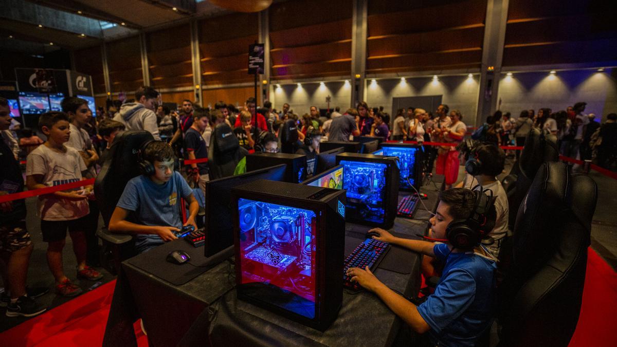 Varios participantes del evento ZGamer de 2019, el último que se ha celebrado hasta la fecha.